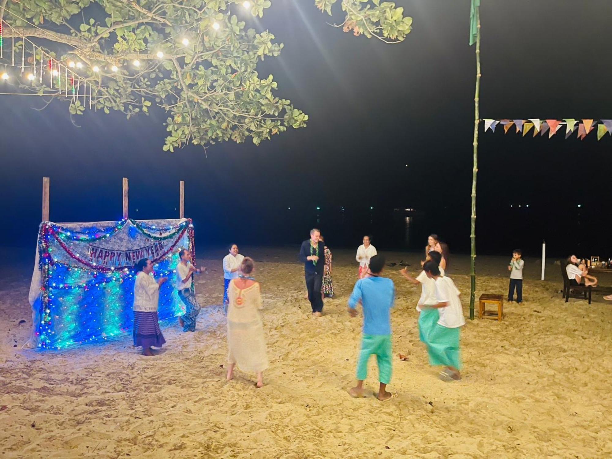 Koh Jum Delight Beach Exterior photo